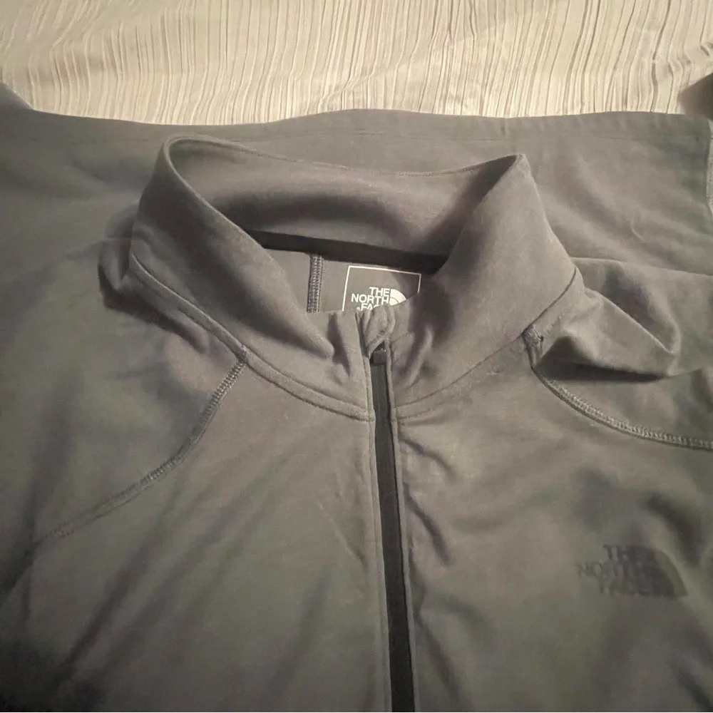 The North Face gray long‎ sleeve lightweight pullover, size XL